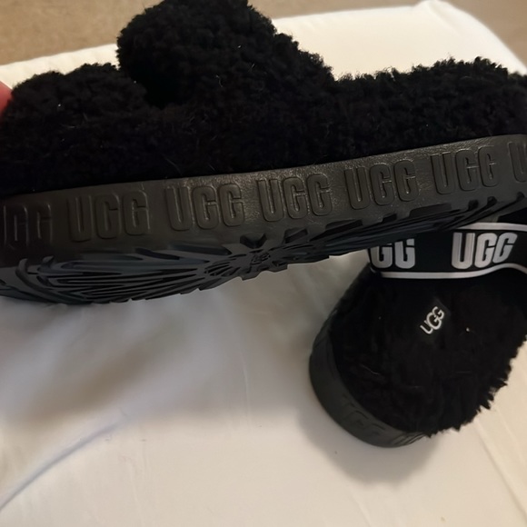 New Ugg slippers - Picture 4 of 5